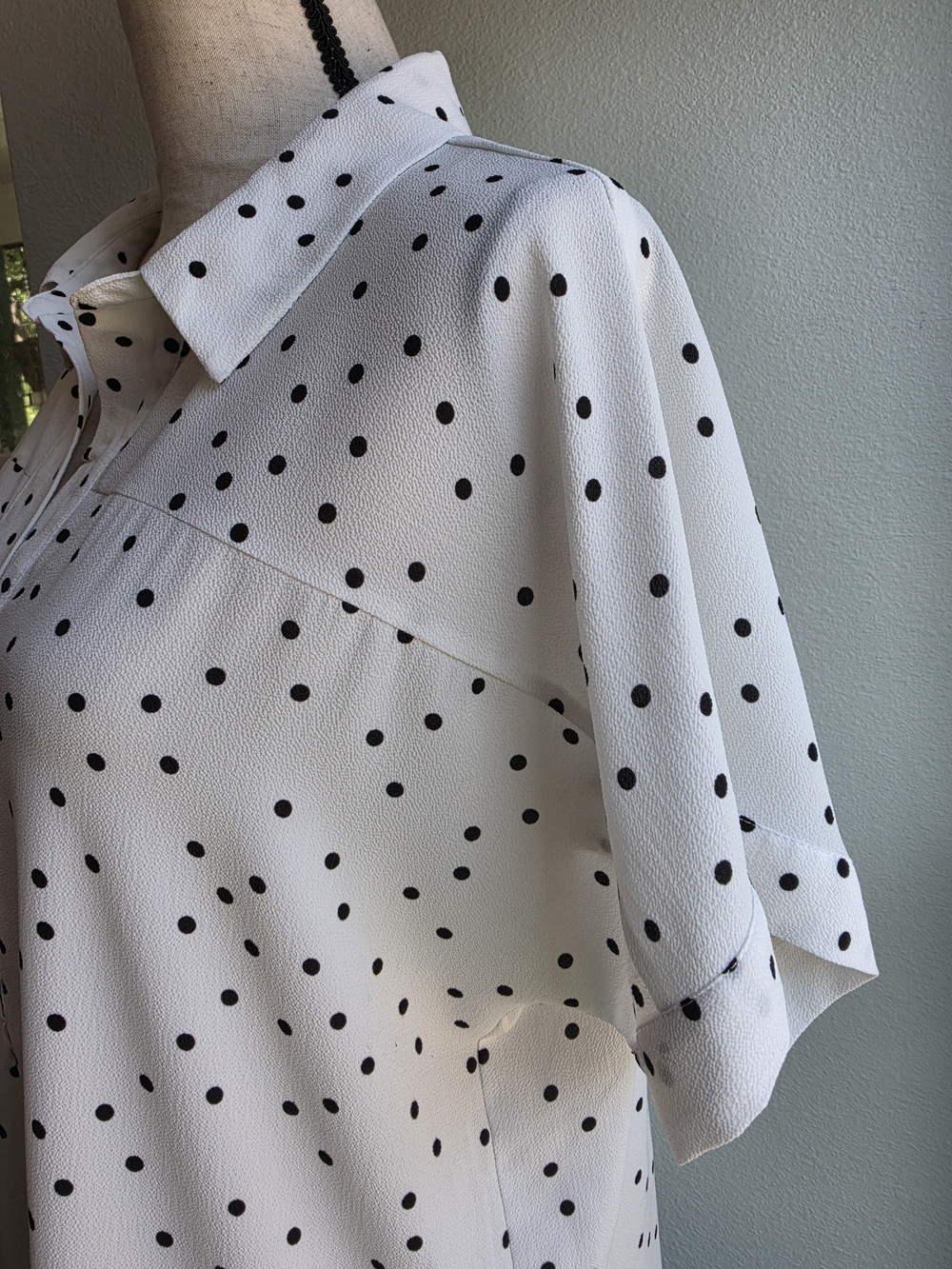 Vince Camuto White Polka Dot Blouse - Picture 3 of 5